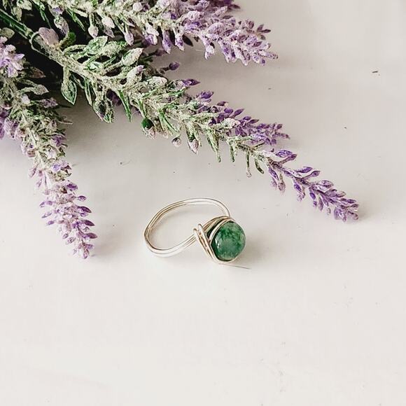 Green Natural Jade Stone Bead Ring / Wire Wrapped Ring in Green, Silver - Picture 3 of 8